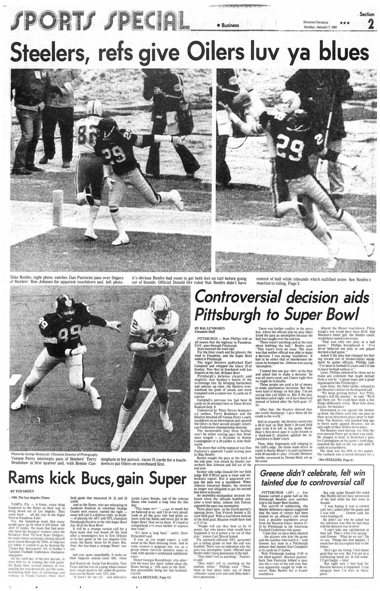 In this Dec. 2, 1979, photo, Houston Oilers coach Bum Phillips stands on  the sideline during an NFL football game against the Cleveland Browns in  Cleveland. Phillips, the folksy Texas football icon