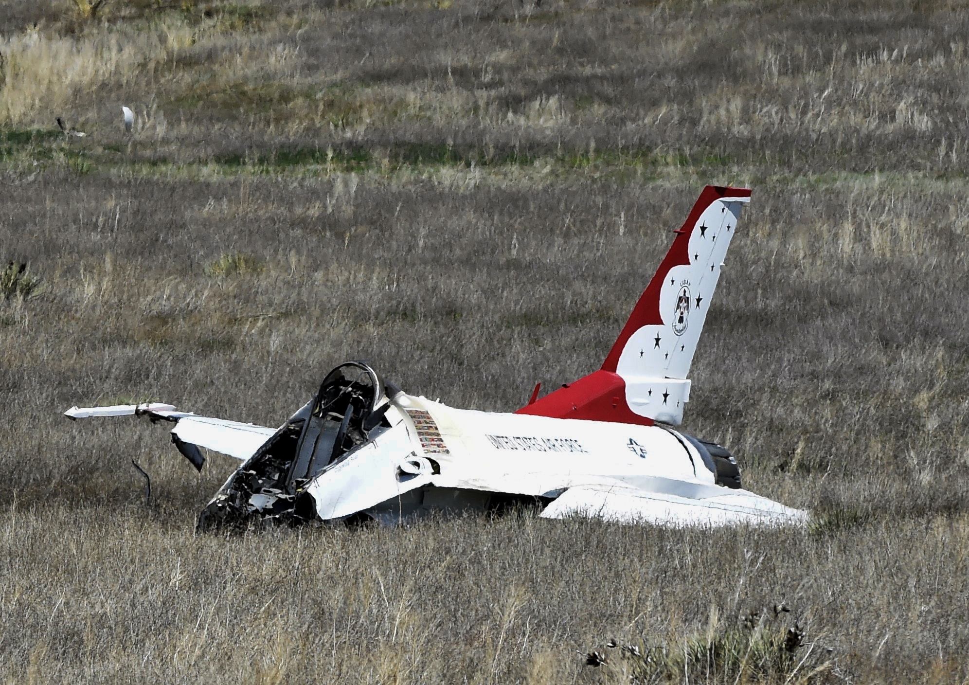 Pilot ejects before Thunderbird crash