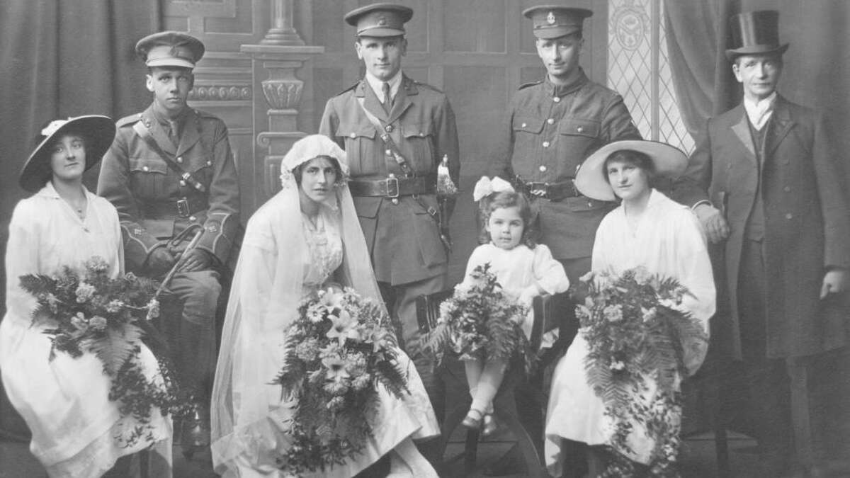 1916: Overseas in Britain, where many of the country's young men had been sent off to war, young couples began forming romances through letter writing. Many of these couples became engaged without ever having met face to face, a phenomenon that resulted in a large number of "hasty war weddings."