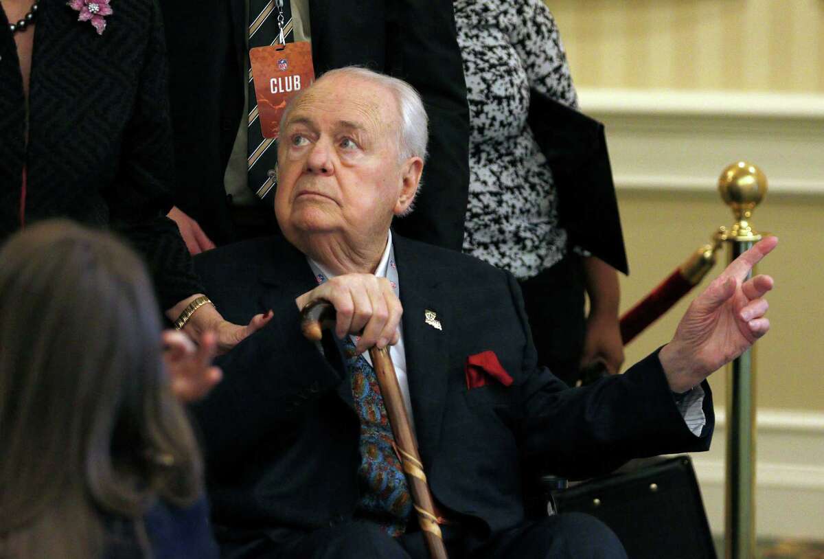 New Orleans Saint's Tom Benson speaks out after family's fortune