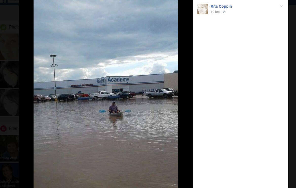 Lake Jackson mall reopens after flooding almost forced it to close Tuesday