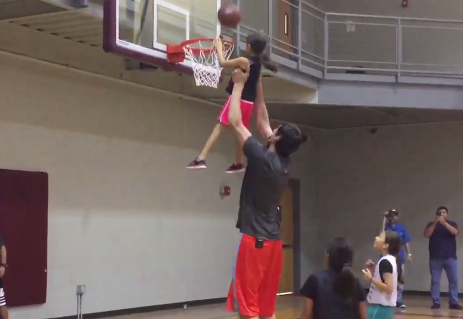 boban standing dunk