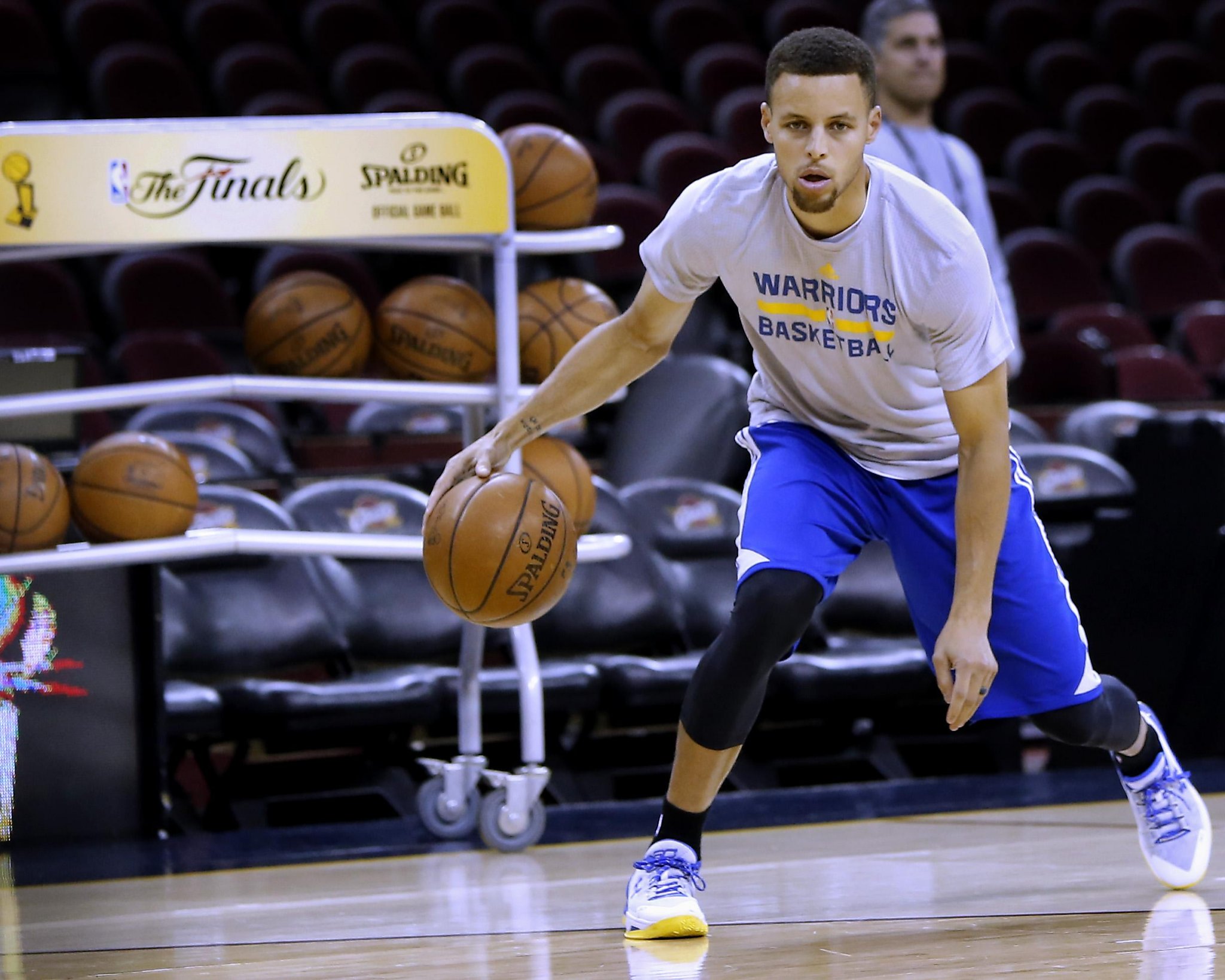 Steph Curry modifies his new 'dad shoes' after everyone makes fun of them - SFGate