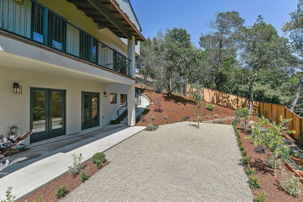 New construction in Upper Rockridge personifies refinement