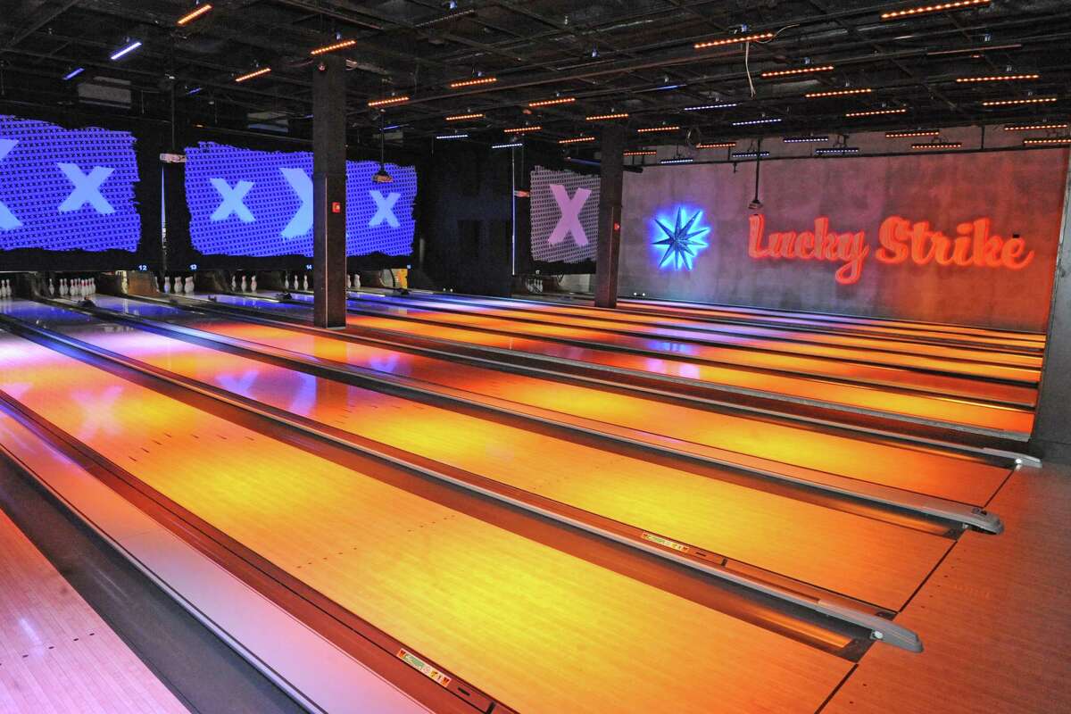 lucky strike bowling lanes