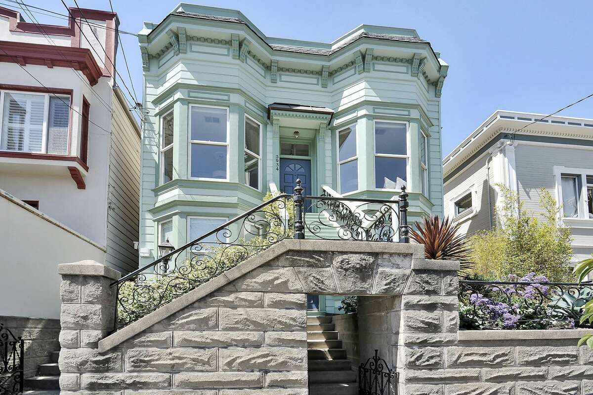 3934 Cesar Chavez St. in Noe Valley is an updated condo set within an Edwardian building.