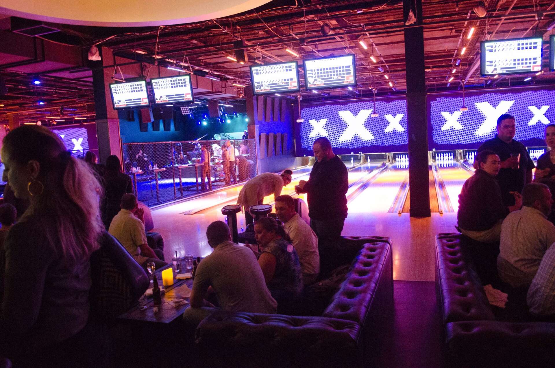 Opening Day Party at Lucky Strike Social Boston [04/09/19]🦄 Descubra