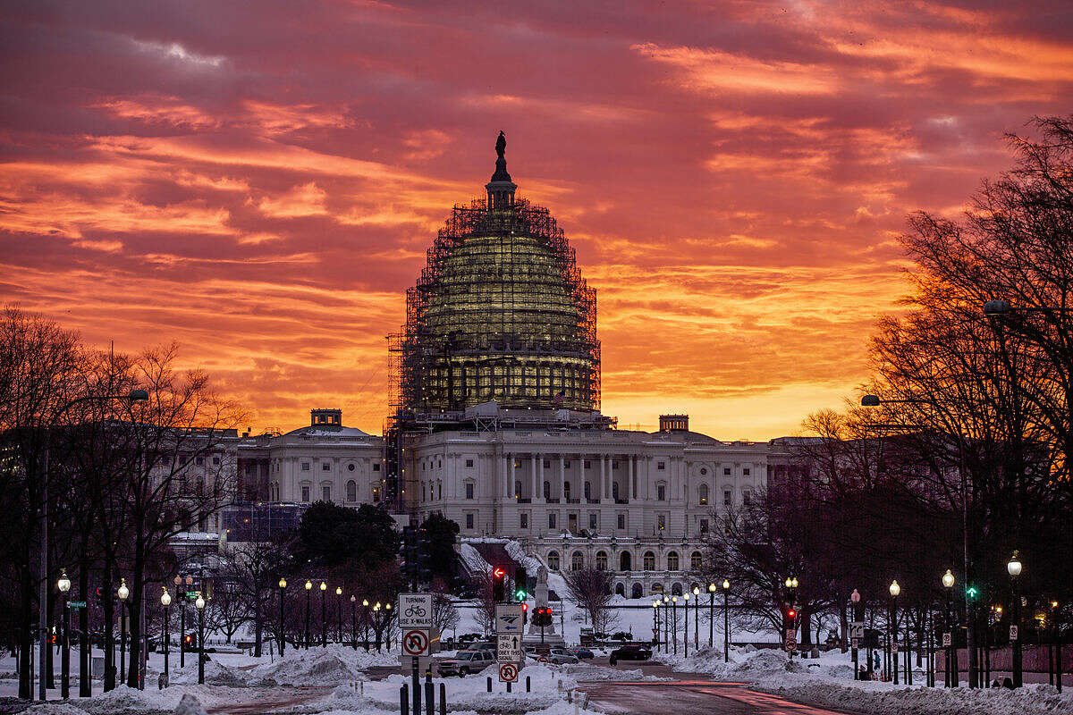 The Capitol in Washington is seen at sunrise, Tuesday, Jan. 26, 2016. (AP Photo/J. Scott Applewhite)