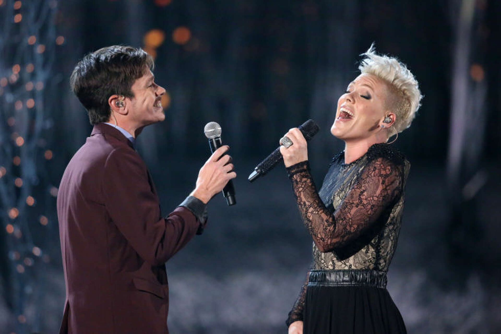 P!nk & Nate Russ Light Up Hamburg with ‘Just Give Me a Reason’ A Live