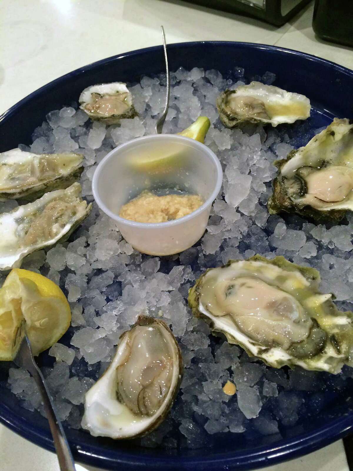 Raw oysters at Jolie Pearl in Baton Rouge