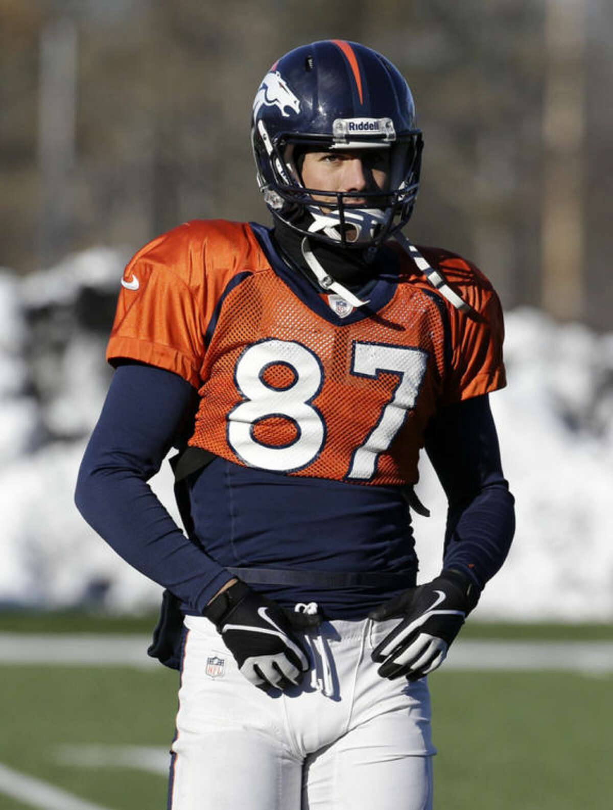 Denver Broncos wide receiver Eric Decker gets set to run a drill during practice Wednesday, Jan. 29, 2014, in Florham Park, N.J. The Broncos are scheduled to play the Seattle Seahawks in the NFL Super Bowl XLVIII football game Sunday, Feb. 2, in East Rutherford, N.J. (AP Photo/Mark Humphrey)