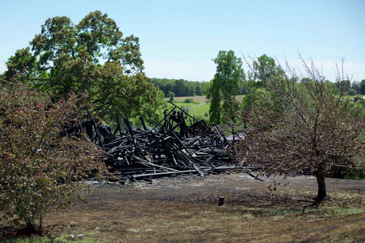 Community rallies around New Milford family who lost home