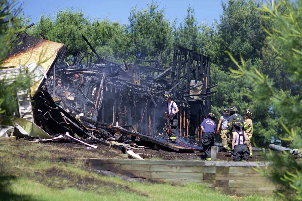 Community rallies around New Milford family who lost home