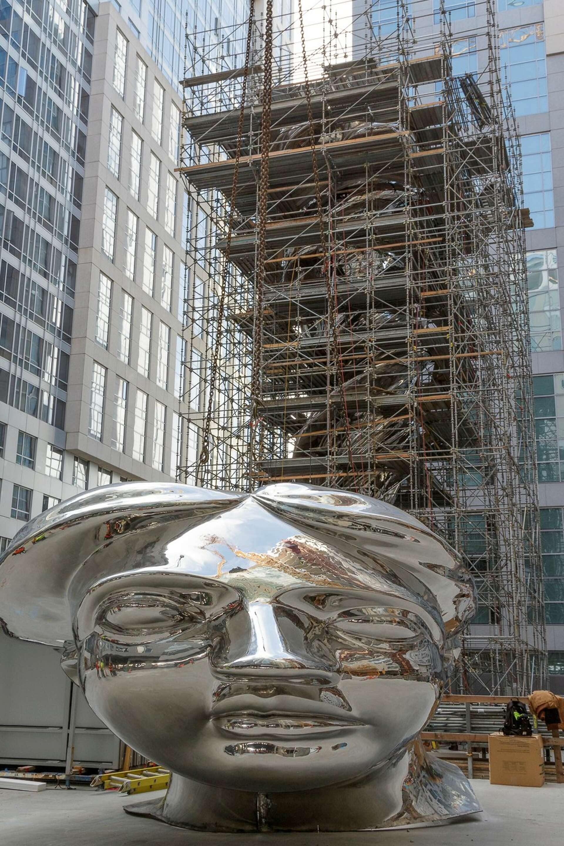 92-foot 'Venus,' now San Francisco's tallest statue, opens to the