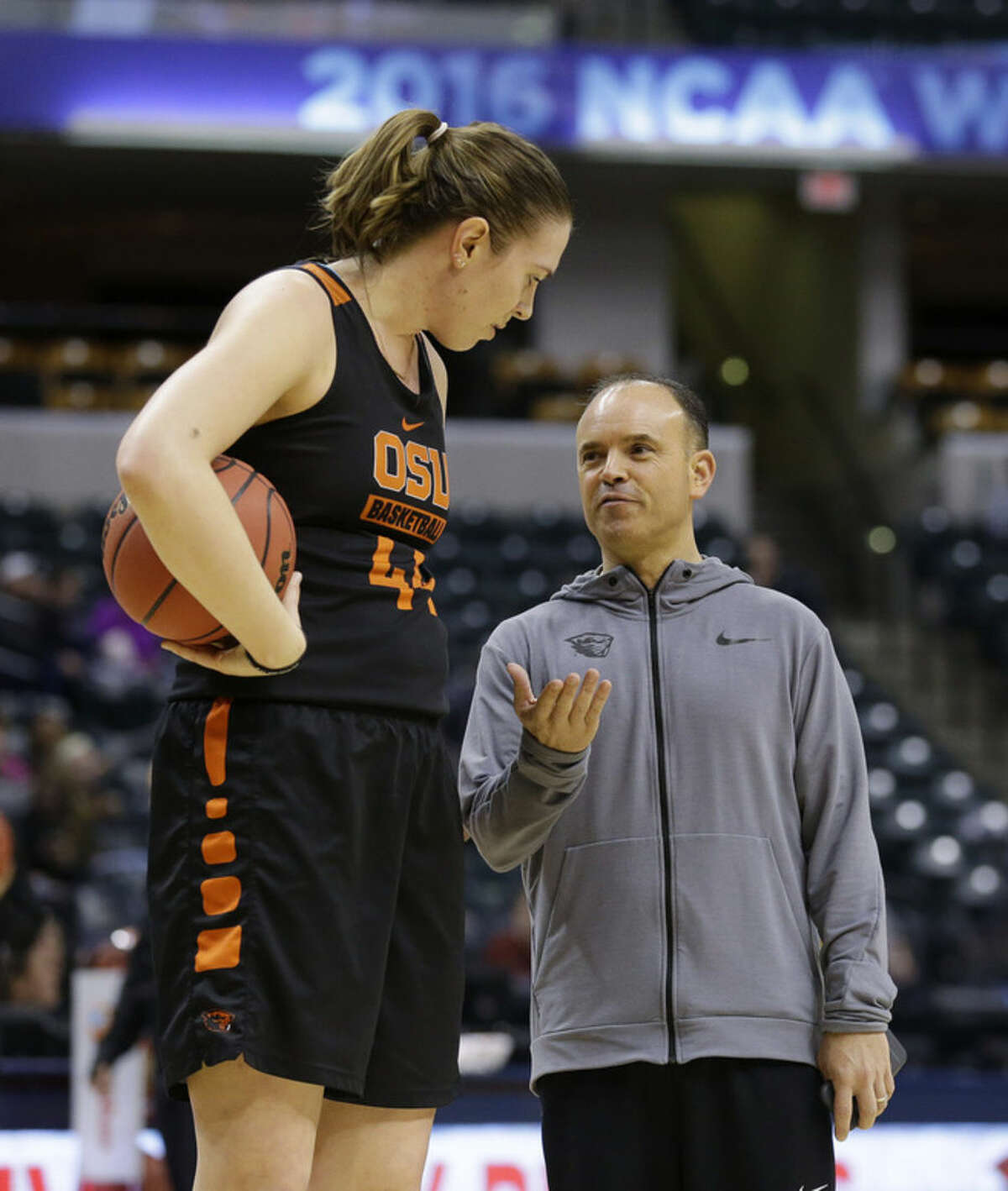 Oregon State and UConn take different paths to Final Four
