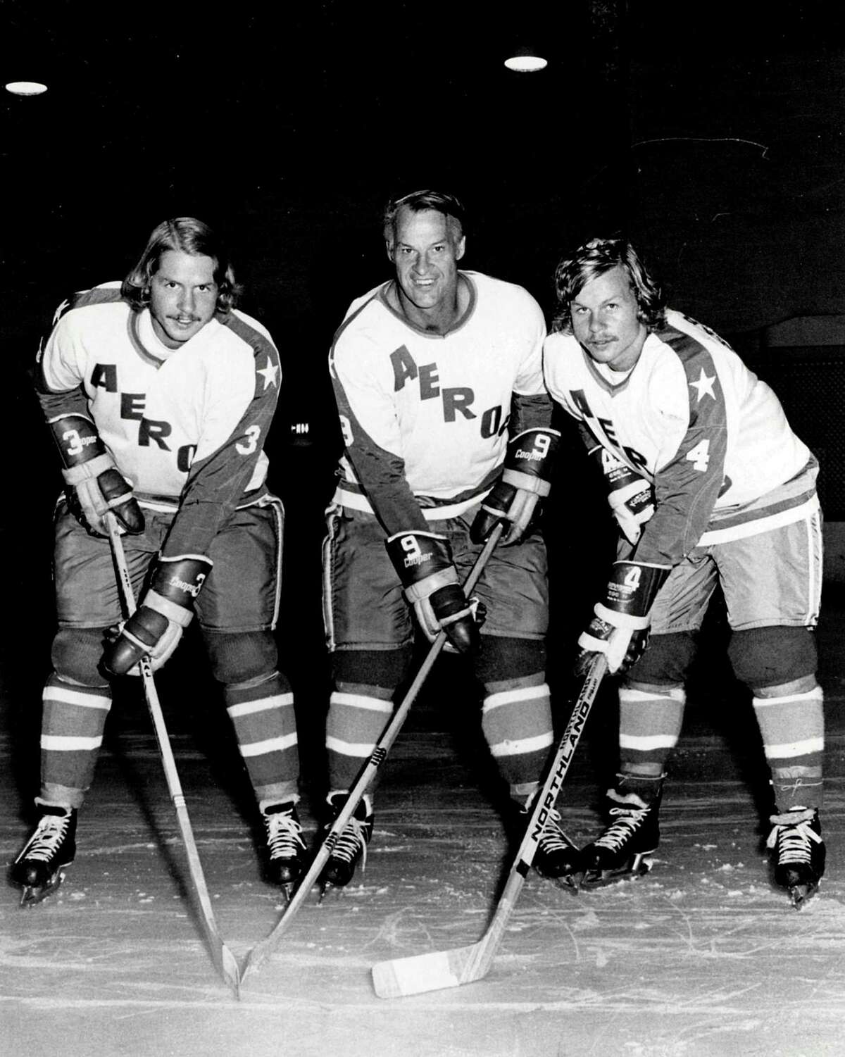R.I.P. Gordie Howe, Number 9 and great ambassador for the NHL
