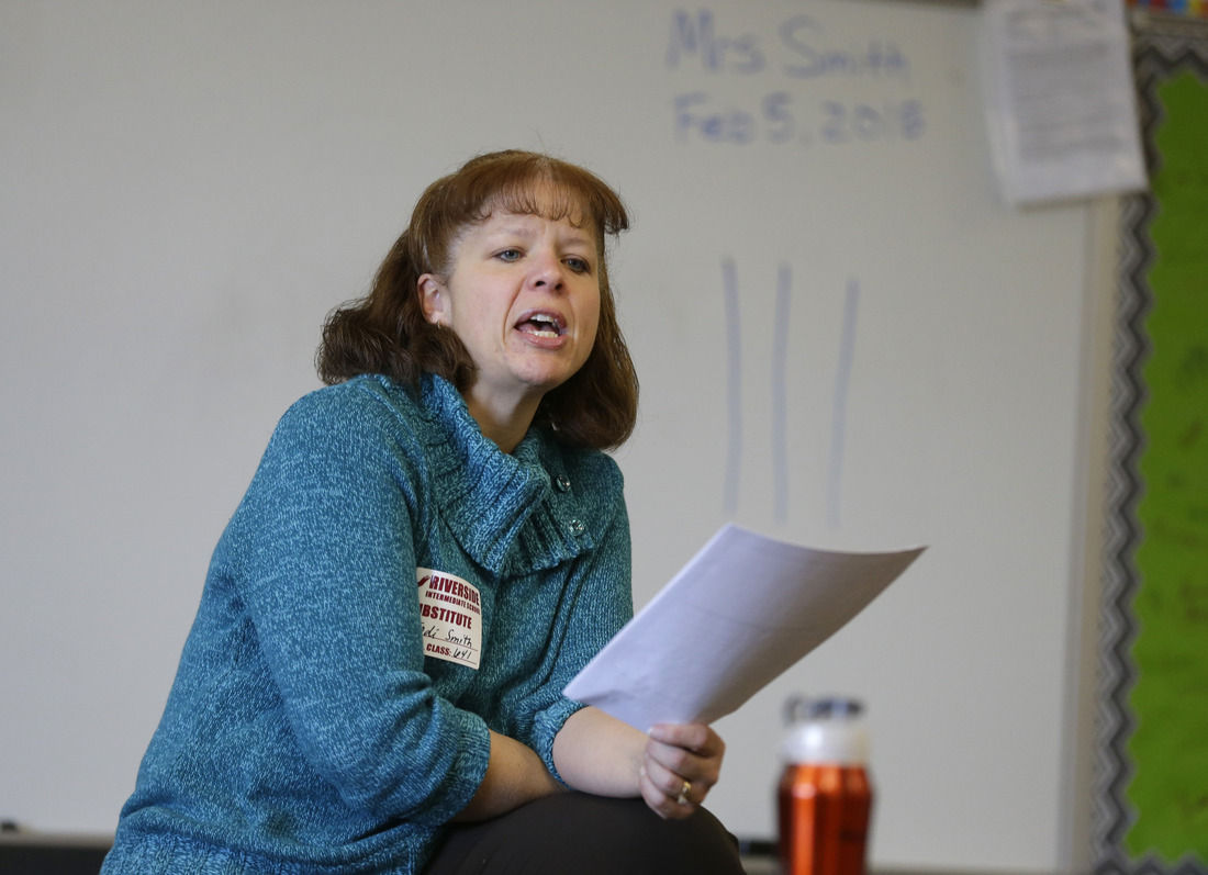 Schools nationwide struggle with substitute teacher shortage