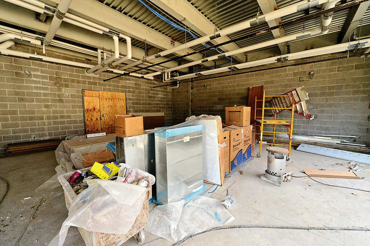 Hour photo / Erik Trautmann Major rennovation of Rowayton Elementary School are well underway and construction is racing to be finished by fall classes.
