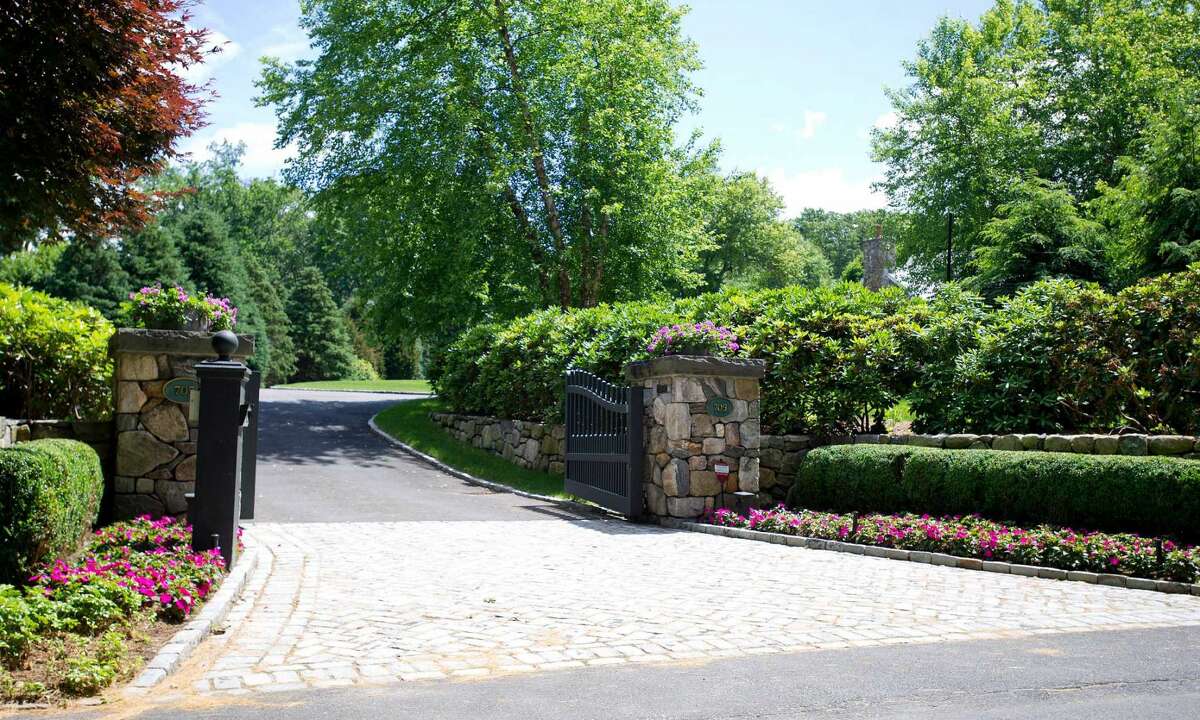 The entrance to 705 West Road in New Canaan, Conn., the home of General Electric CEO Jeff Immelt.