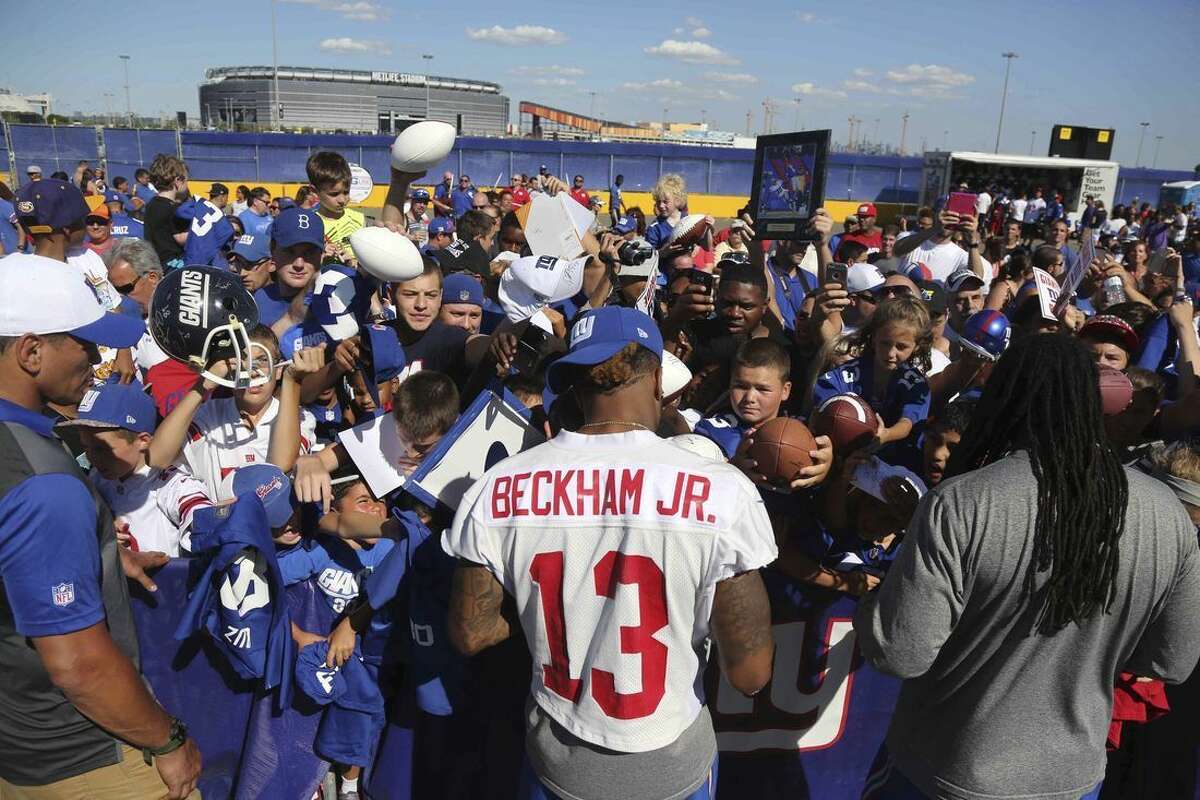 How limited are Odell Beckham and Victor Cruz at Giants training camp  practice? 