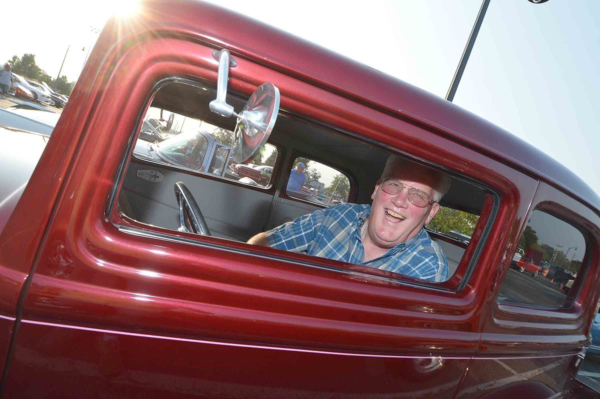 IN PHOTOS; Coachmen Car Show and concert at Calf pasture Beach