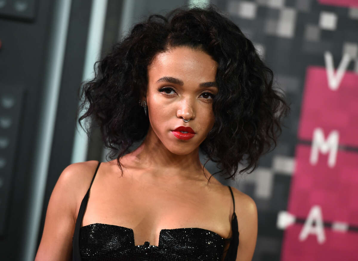 FKA Twigs arrives at the MTV Video Music Awards at the Microsoft Theater on Sunday, Aug. 30, 2015, in Los Angeles. (Photo by Jordan Strauss/Invision/AP)
