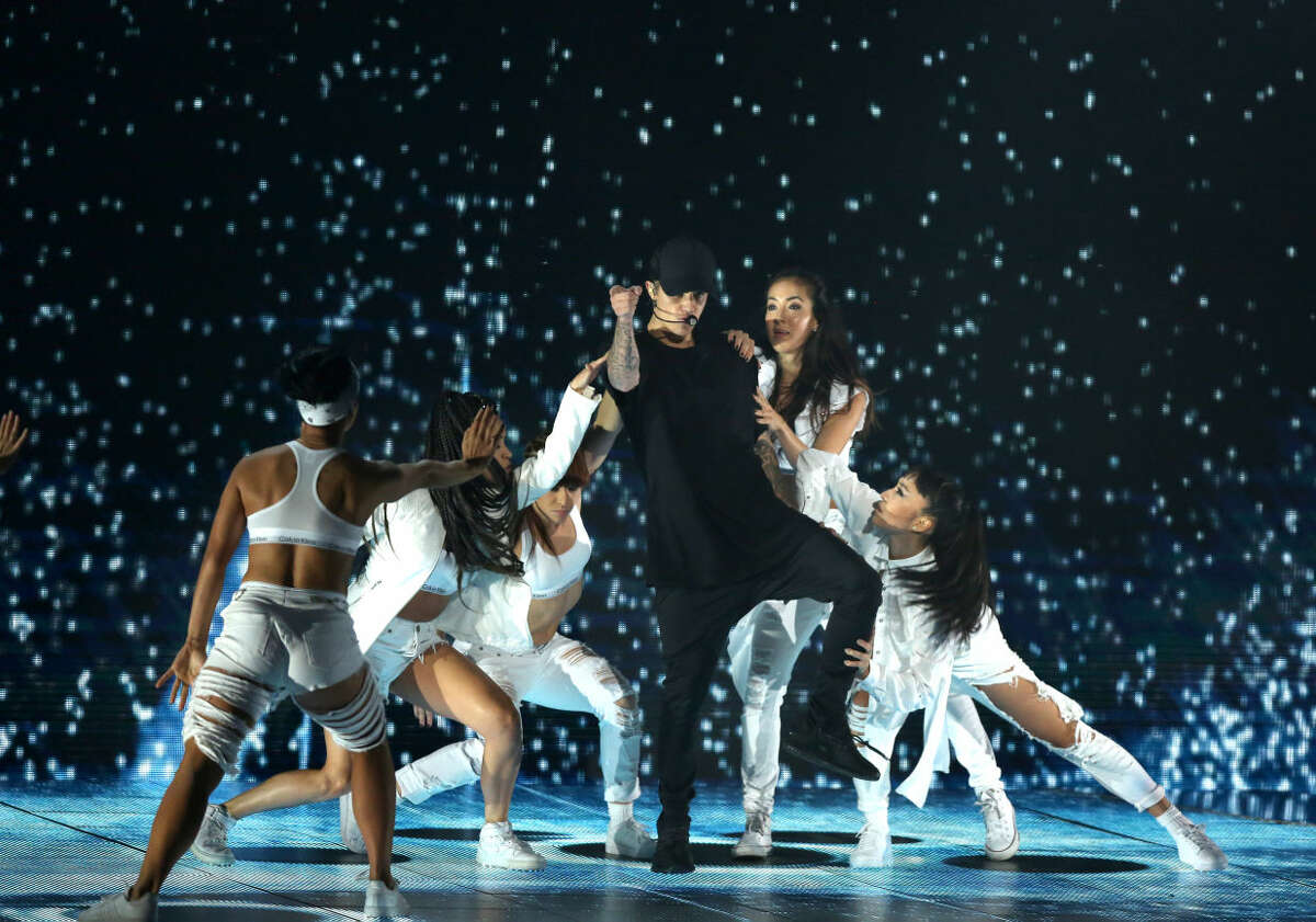 Justin Bieber performs at the MTV Video Music Awards at the Microsoft Theater on Sunday, Aug. 30, 2015, in Los Angeles. (Photo by Matt Sayles/Invision/AP)