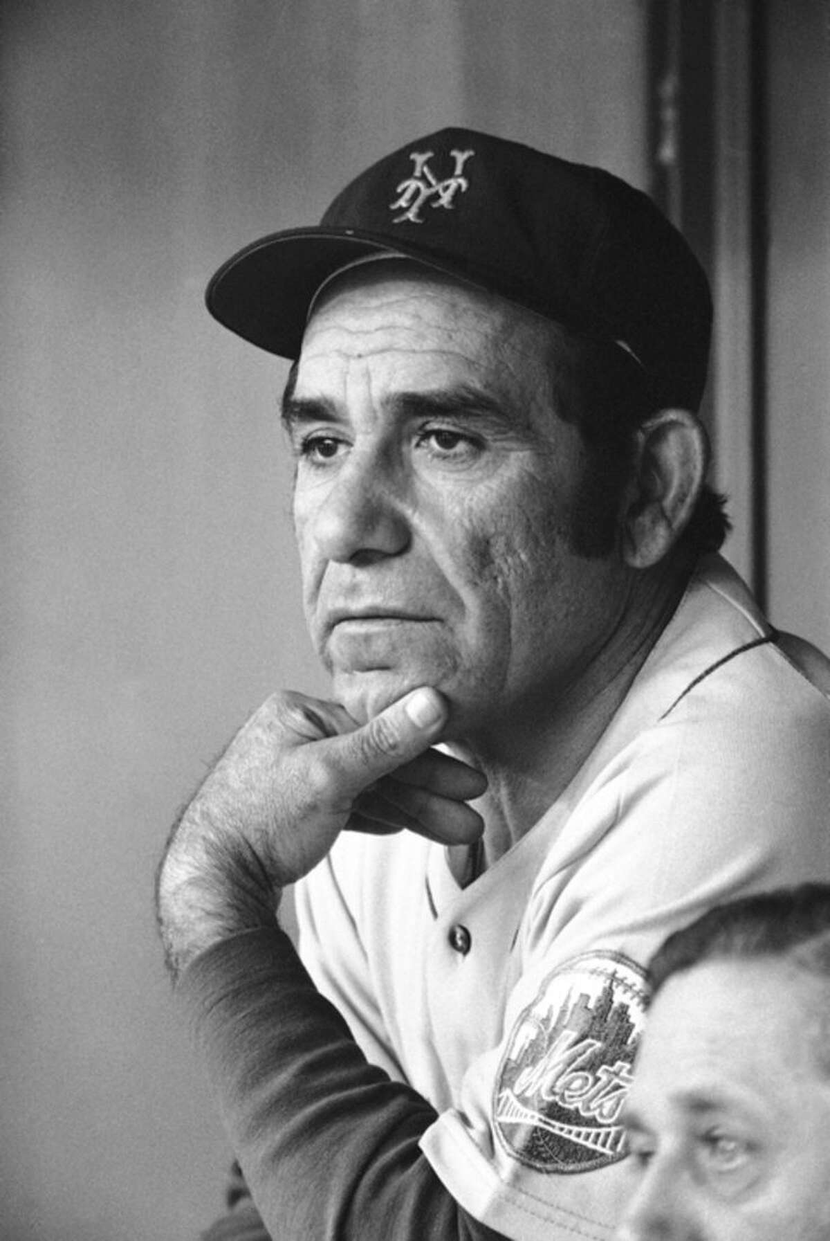 Yankees Hall of Fame catcher Yogi Berra dies at 90