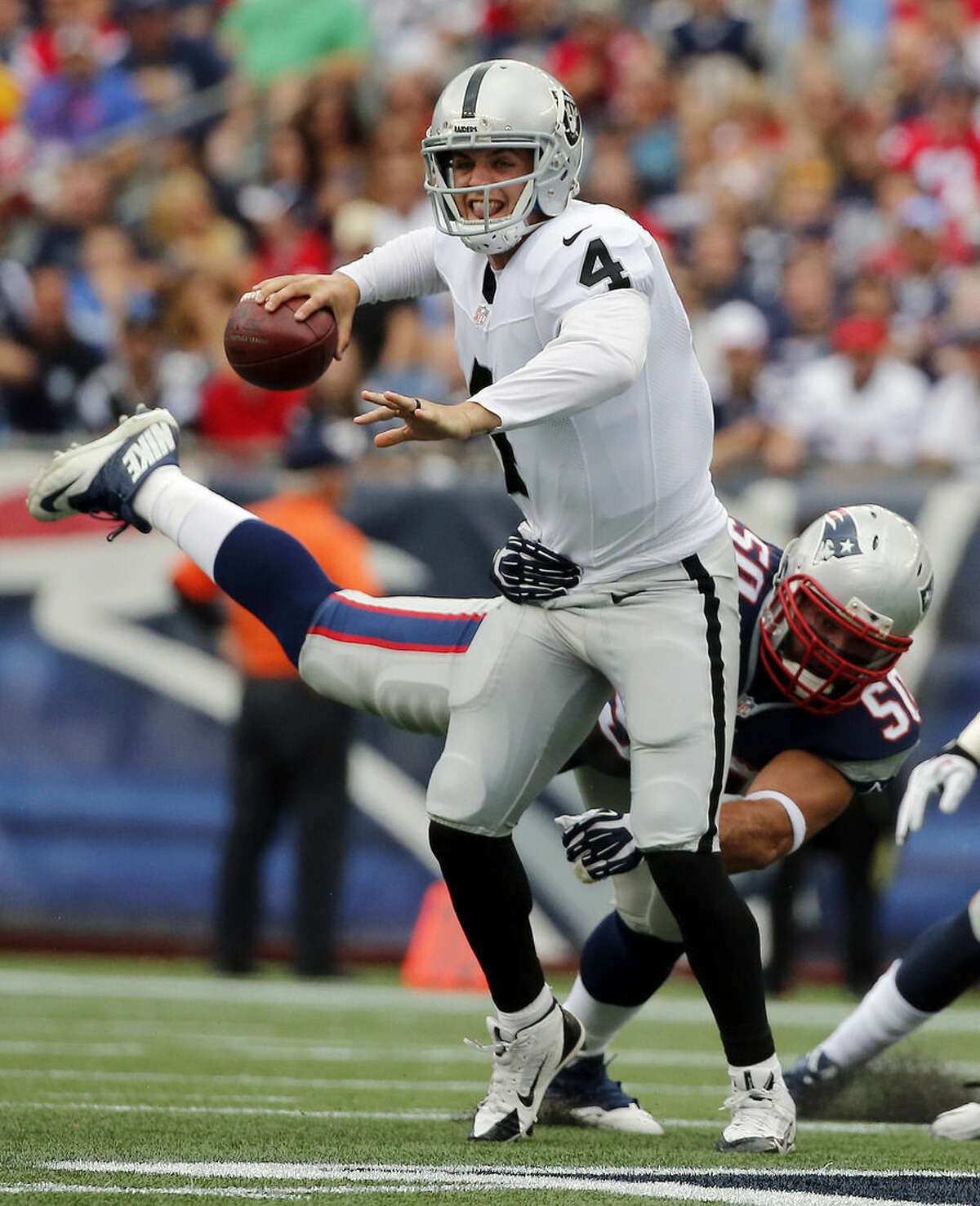 Patriots' Sluggish Offense Beats Raiders 16-9