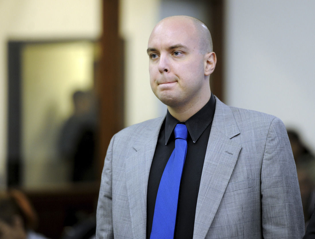 Man accused of accosting Sandy Hook family seeks probation