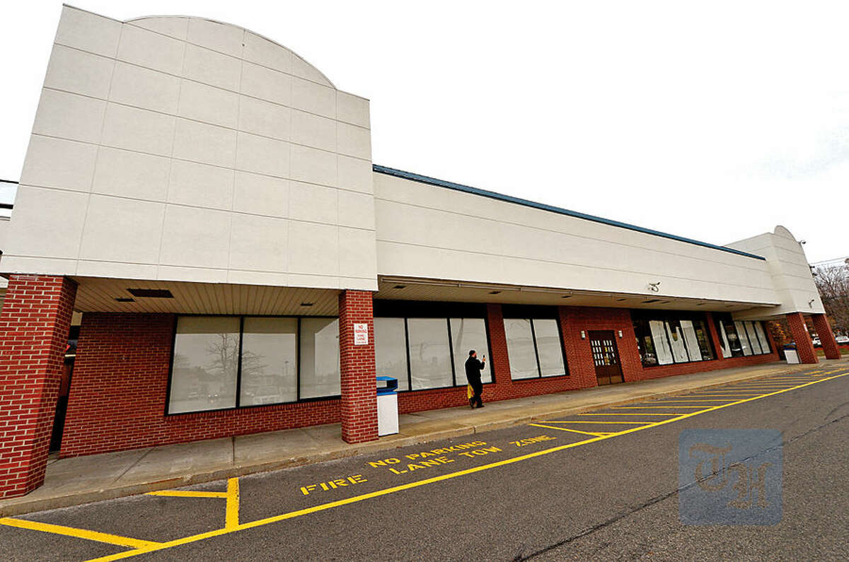 Hour photo / Erik Trautmann Liquor Stores N.A. Ltd, based in Canada, released a statement on their website Thursday stating they plan to open a 20,000-square-foot store at the former Barnes and Noble site at 360 Connecticut Ave.