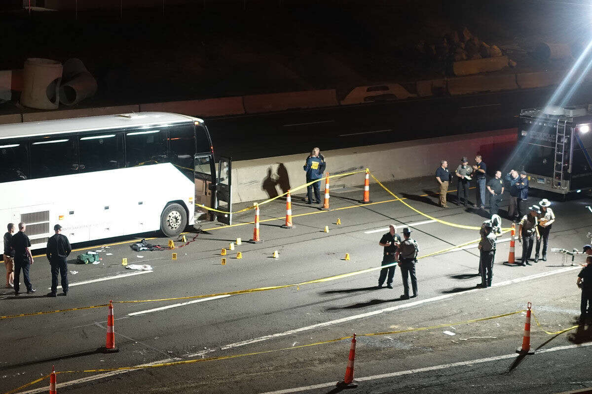 Hour photo/Jeff Dale State and Norwalk PD investigate a shooting and stabbing on I-95 Tuesday night.