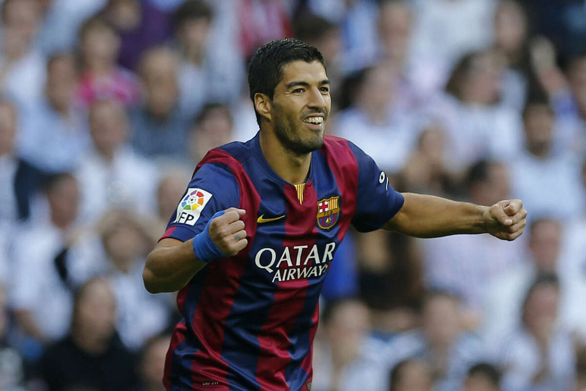 Pushed out by Barça, Luis Suarez leads Atletico Madrid to Spanish