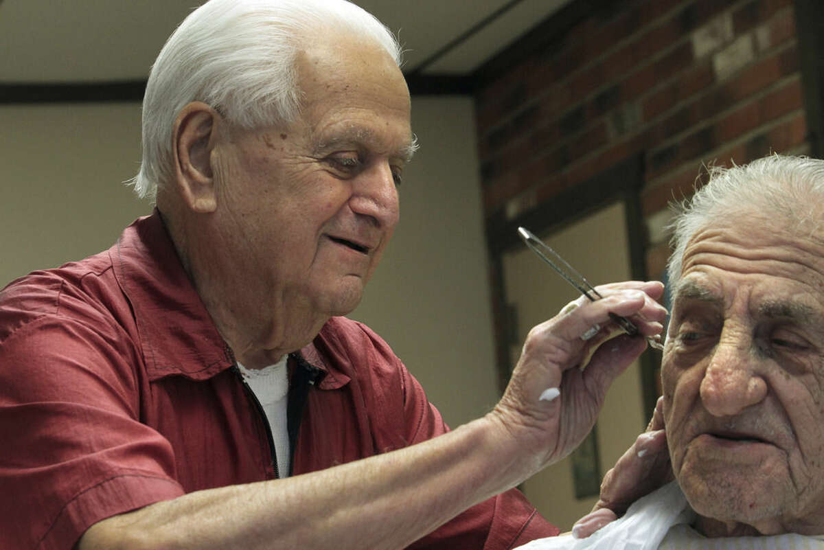 91-year-old barber opens Bob's Old Fashioned Barber Shop in