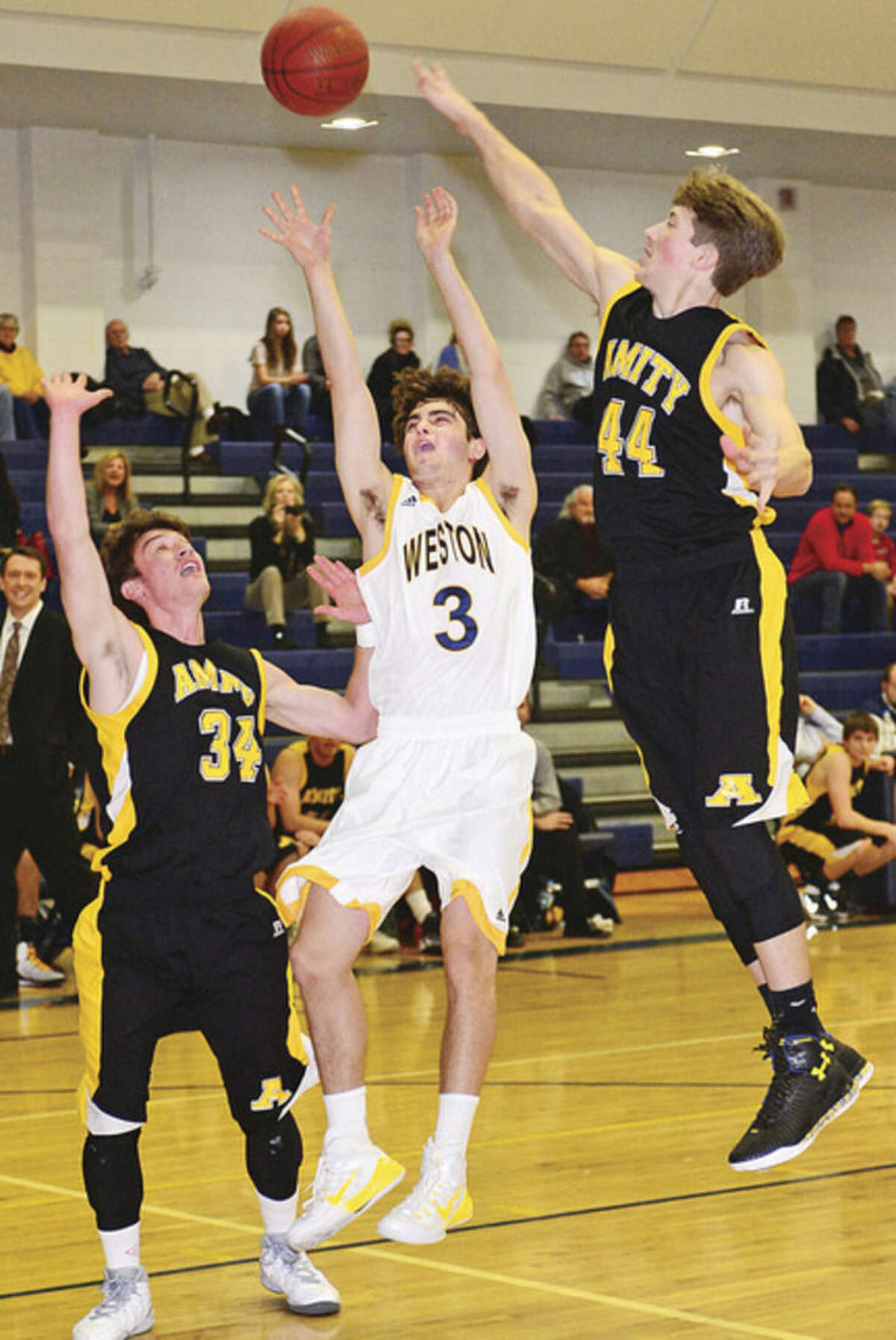 voorkomen Hysterisch Vast en zeker Boys High School Basketball: Folger leads Weston past Amity