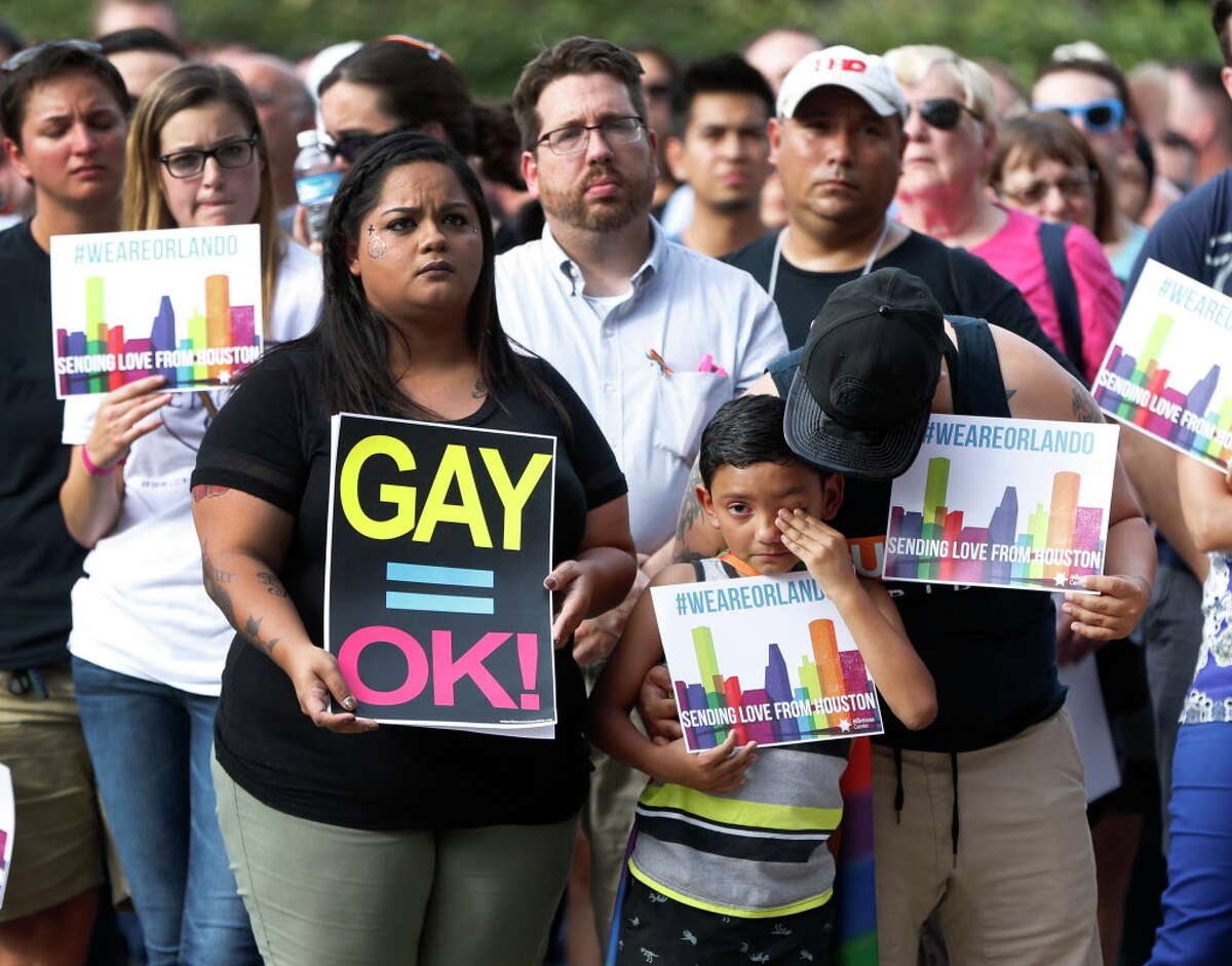 Montrose vigil pays tribute to Orlando massacre victims