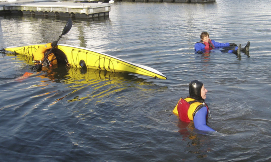 Coldwater paddling and looking for Harbor Seals around Norwalk