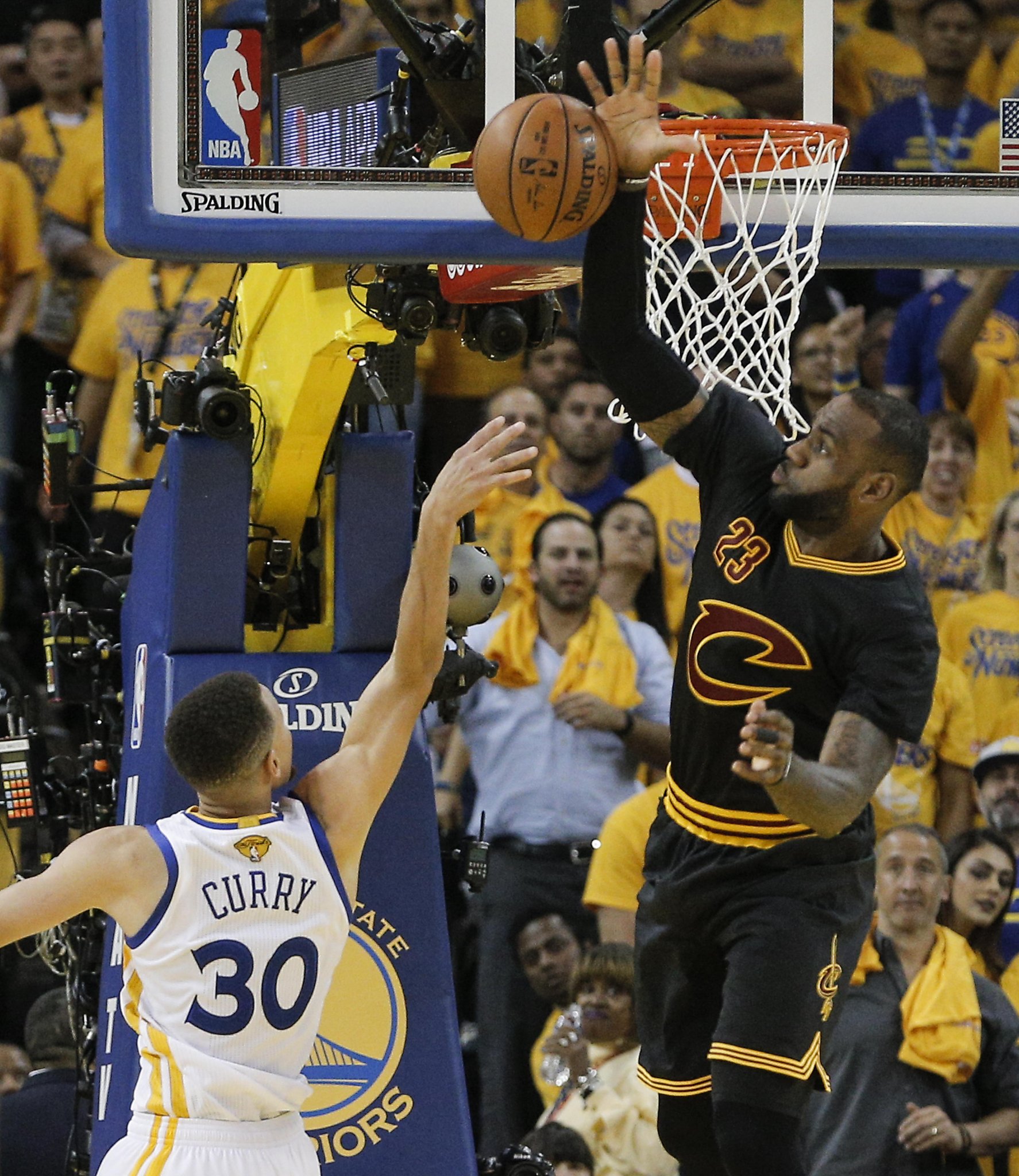 Draymond Green says Curry was baffled by LeBron in GM3