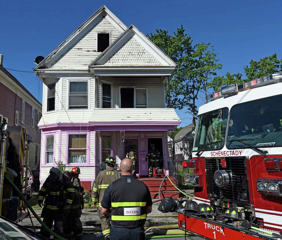 Schenectady firefighters battle blaze; 11 people aided