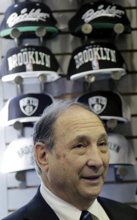 Brooklyn Nets unveil black and white logo