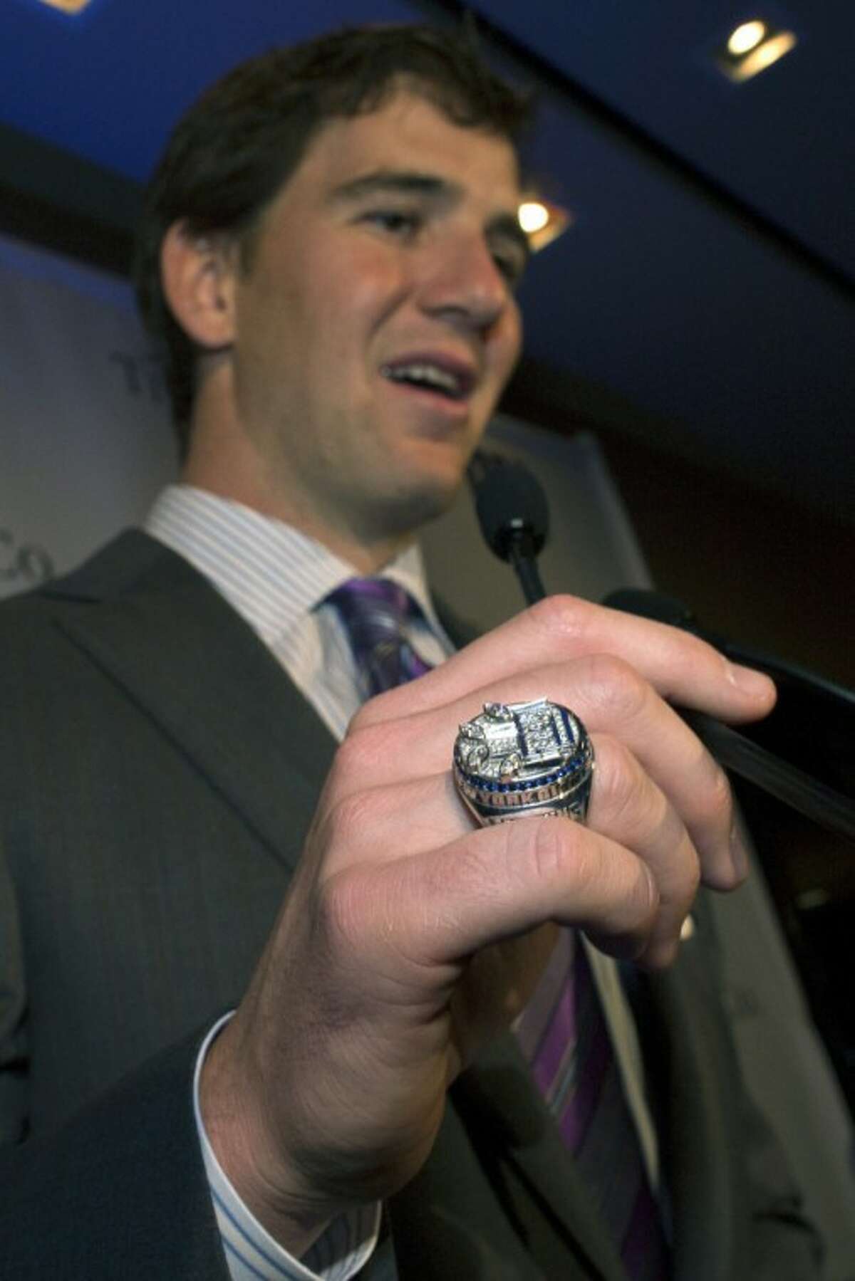 Eli Manning, Giants get latest Super Bowl rings