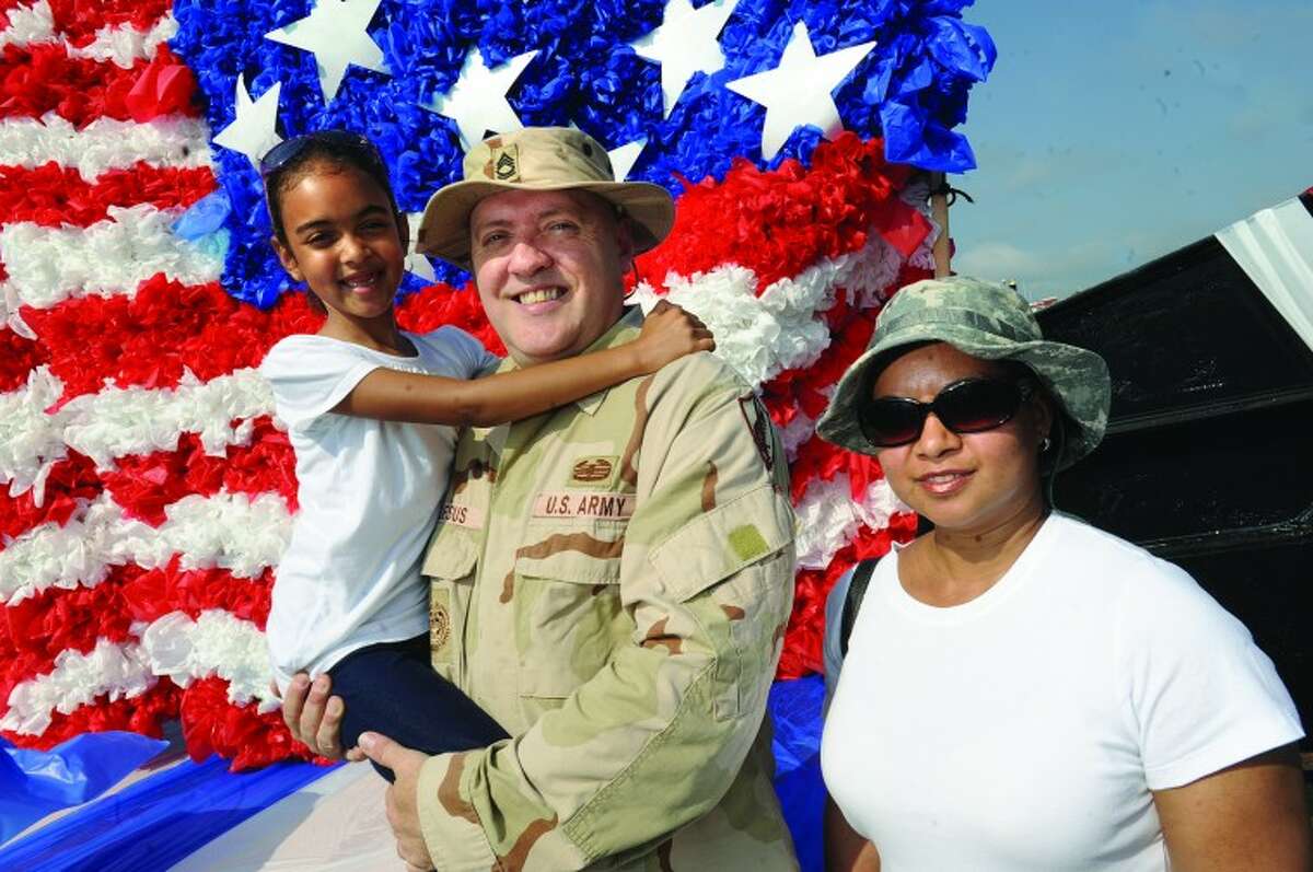 Norwalk Memorial Day parade envelopes crowd in patriotic spirits