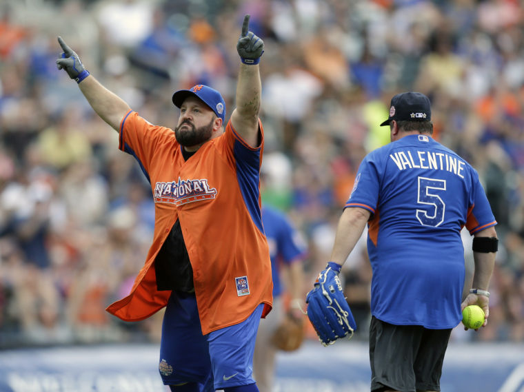 Kevin James, Gary Valentine