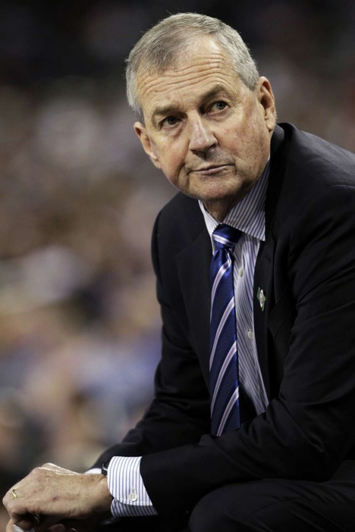 AP Source: UConn coach Jim Calhoun retiring