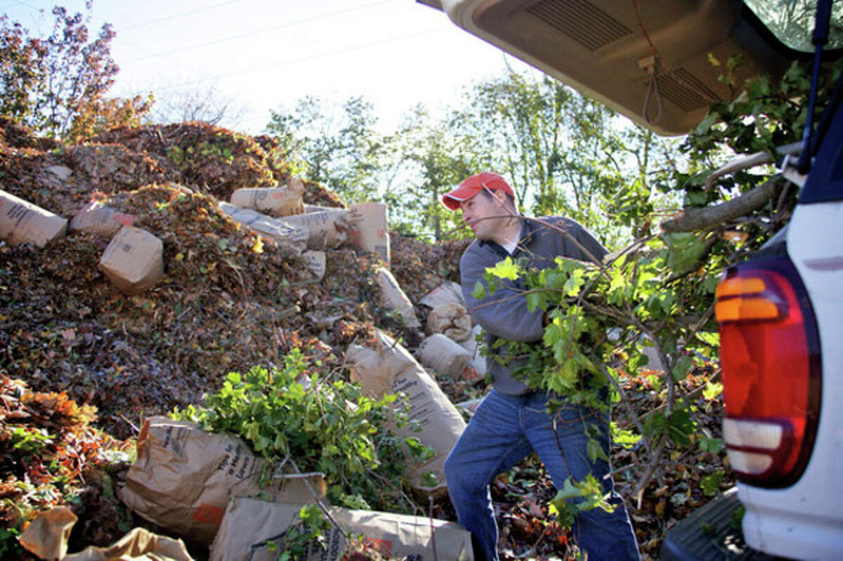 Thousands without power; long gas lines cripple traffic