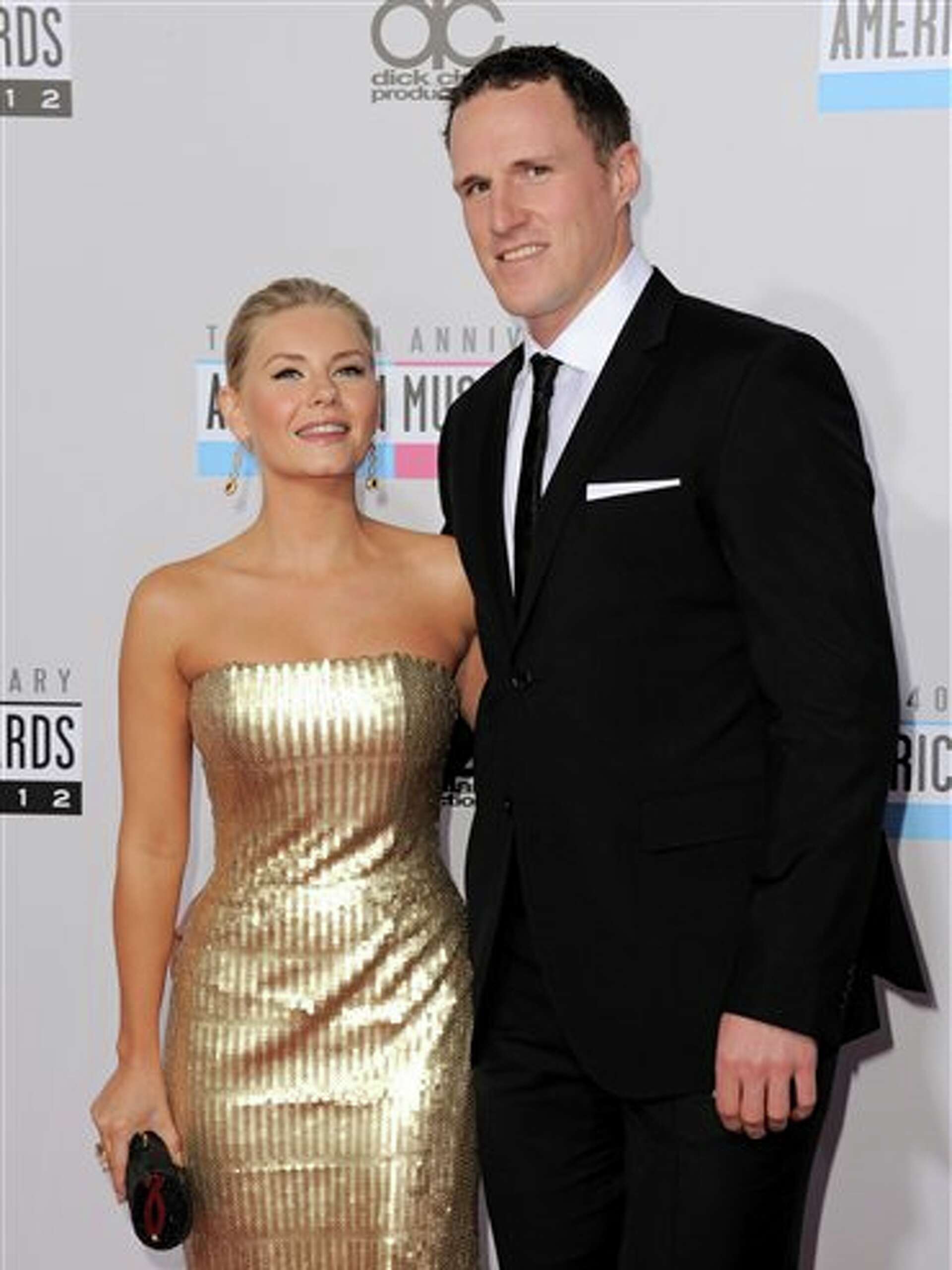 Elisha Cuthbert, Dion Phaneuf