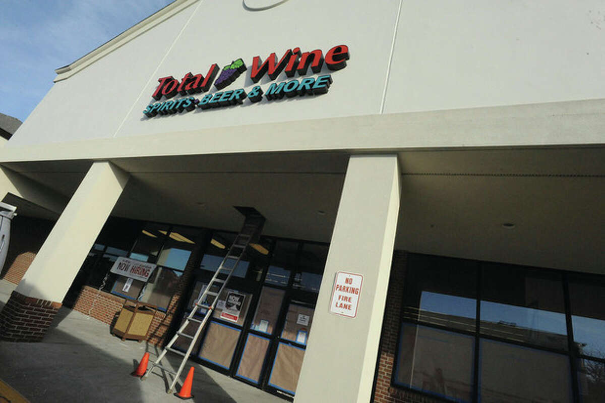 Total Wine takes over giant liquor store in Norwalk