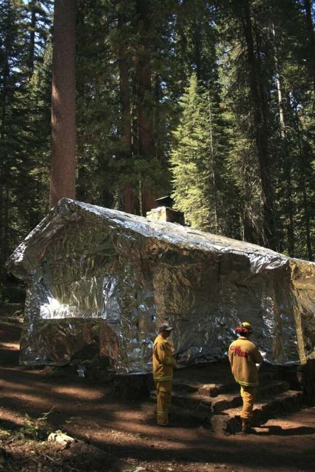 Firefighters Making Progress In Yosemite Area Fire The Hour