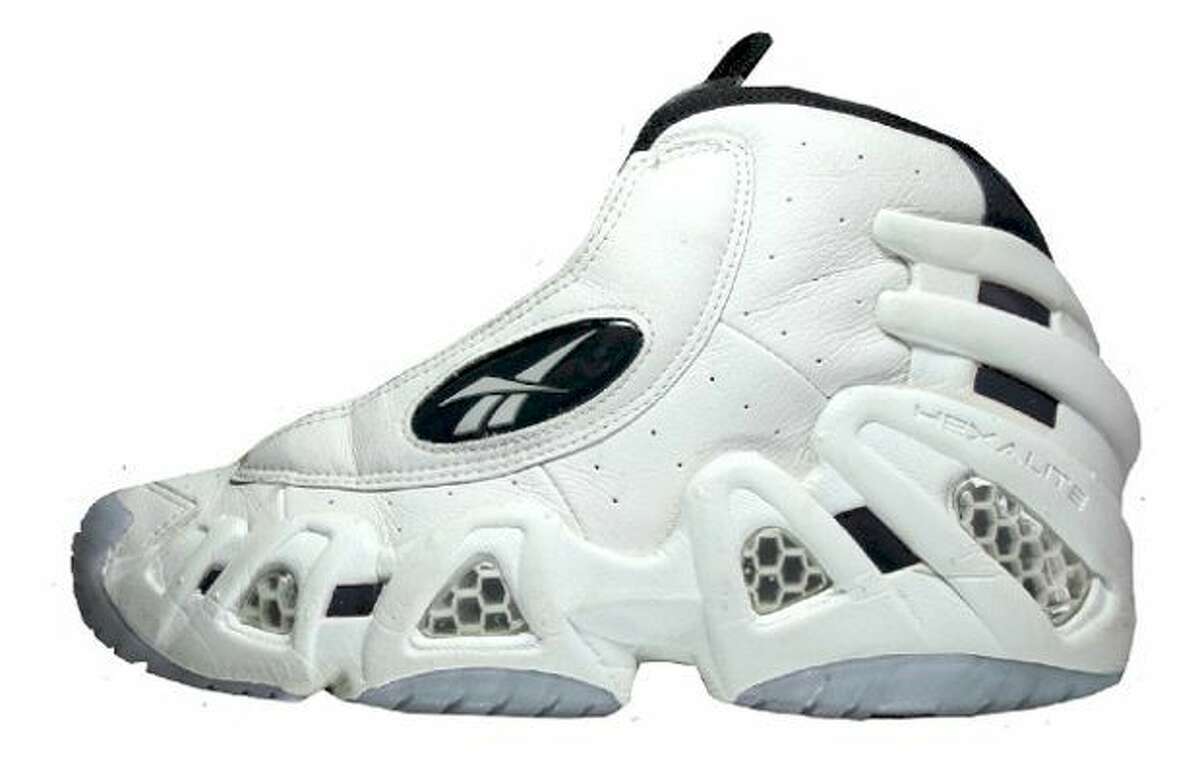 Stephen Curry's Under Armour shoes among ugliest basketball shoes of