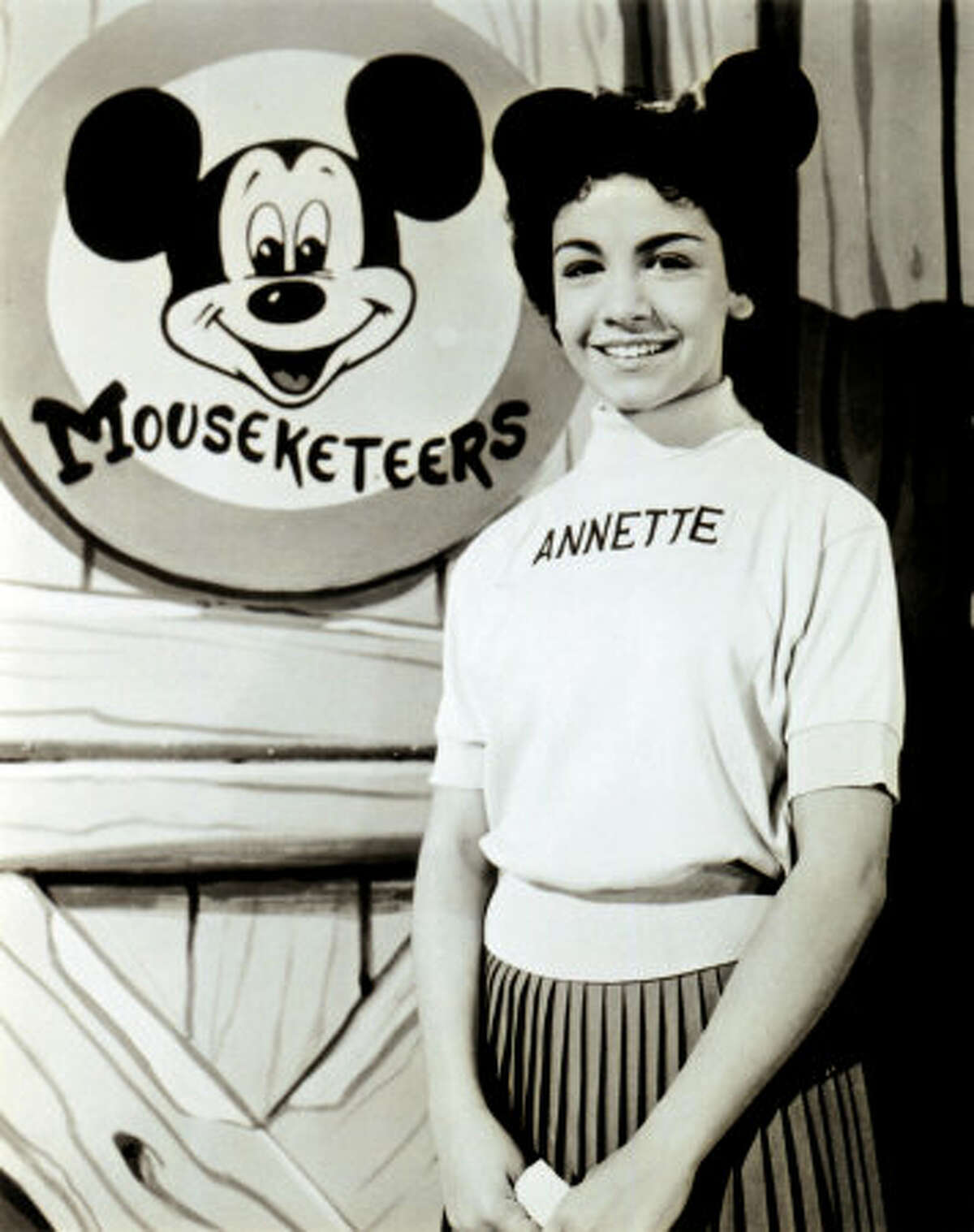 Annette Funicello Mouseketeer And Film Star Dies